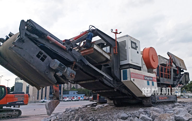 履带式建筑垃圾破碎站
