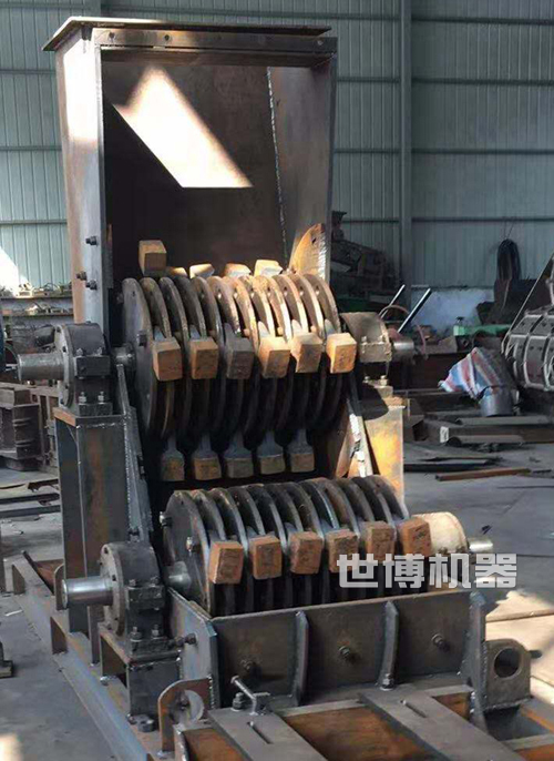 双级锤式破碎机内部结构图