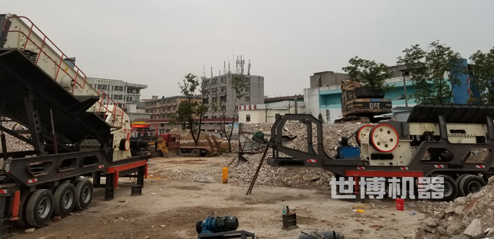 轮胎式破碎站工作现场 轮胎式破碎站工作现场