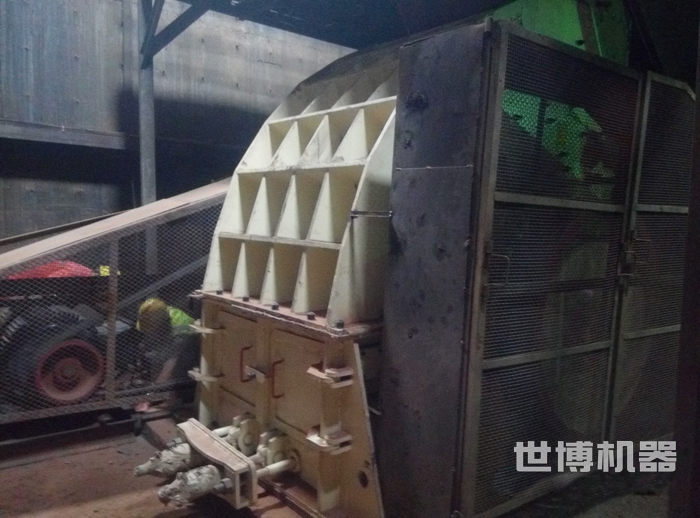 PCZ1512重锤破安装现场