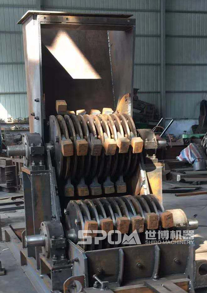 双转子甩锤式破碎机内部结构 双转子甩锤式破碎机内部结构